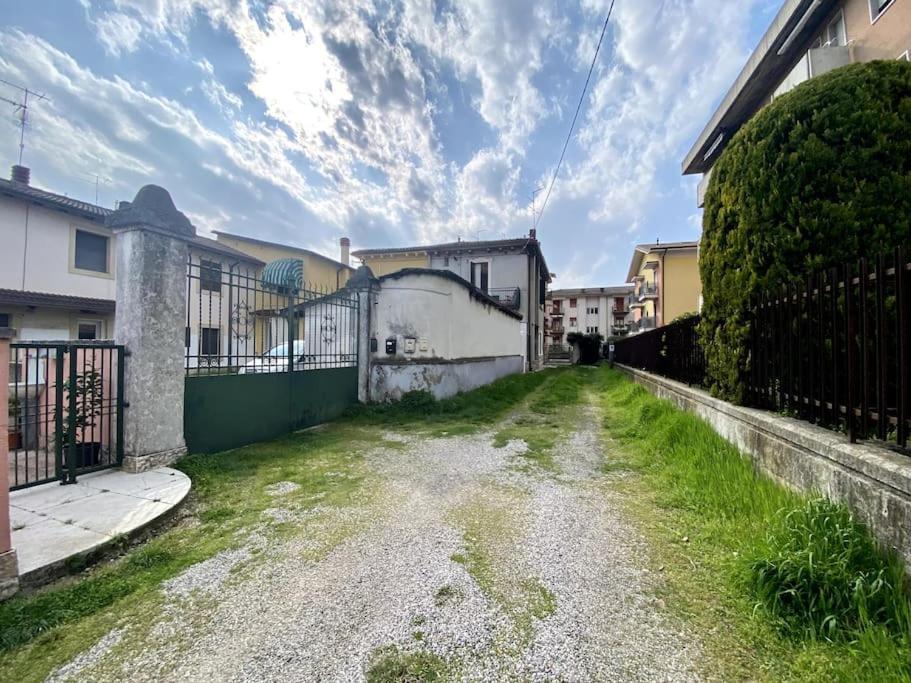 Zona Fiera A 10 Minuti Dal Centro Con Parcheggio Appartement Verona Buitenkant foto
